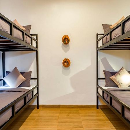 Aura Dormitory House Ubud エクステリア 写真