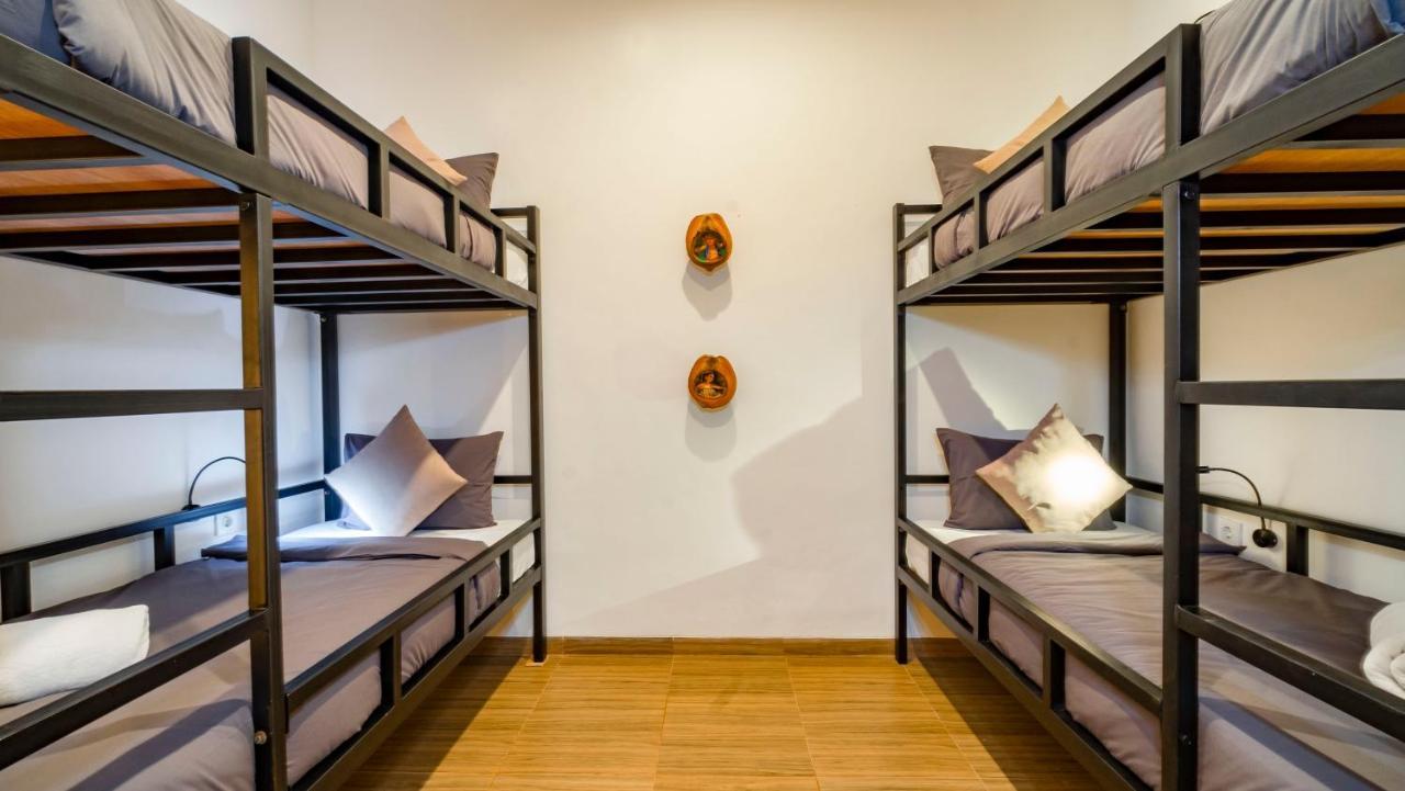 Aura Dormitory House Ubud エクステリア 写真