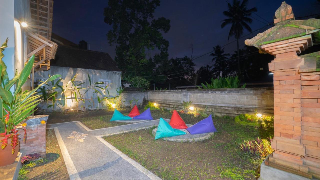 Aura Dormitory House Ubud エクステリア 写真