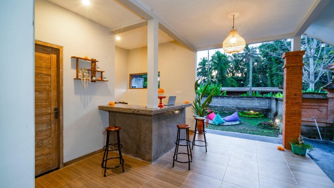 Aura Dormitory House Ubud エクステリア 写真