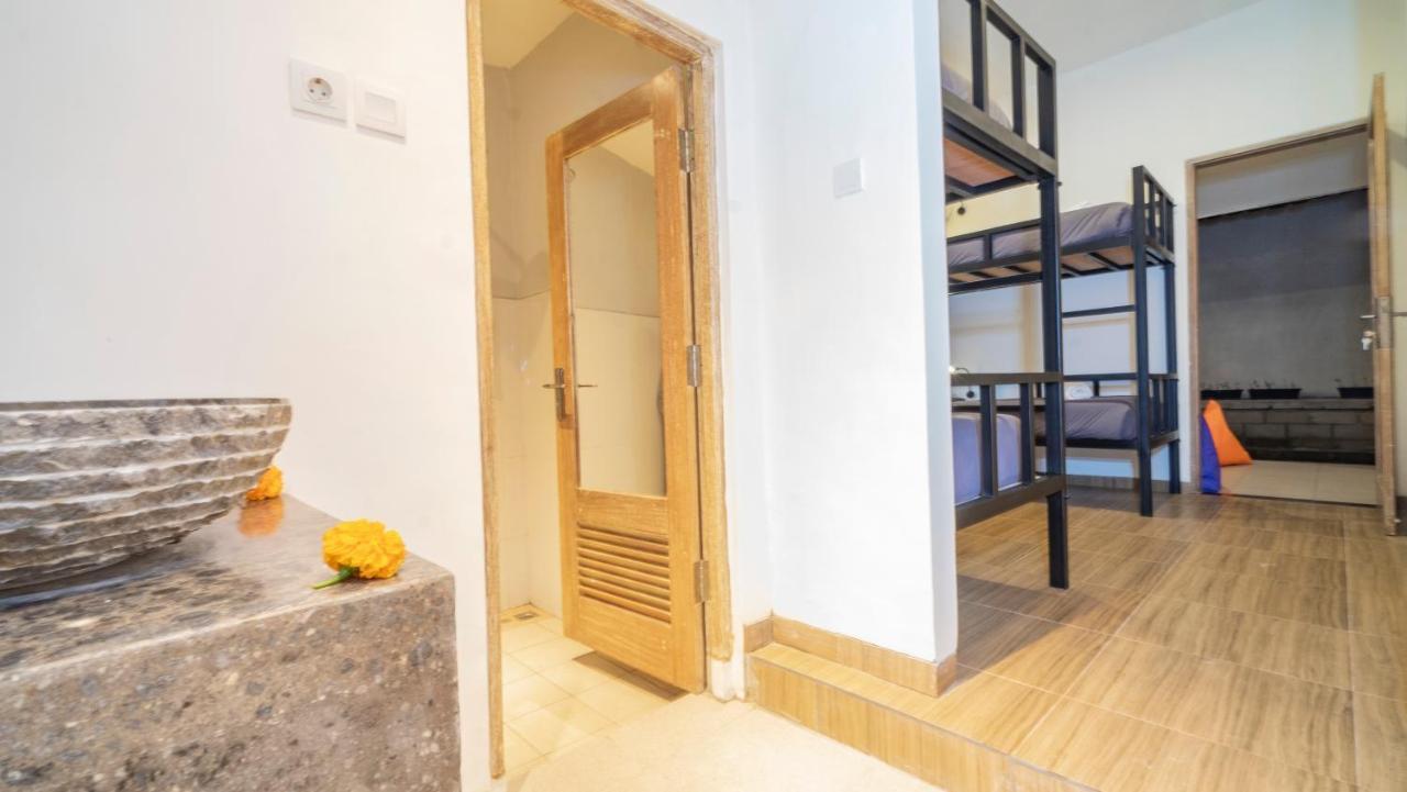 Aura Dormitory House Ubud エクステリア 写真